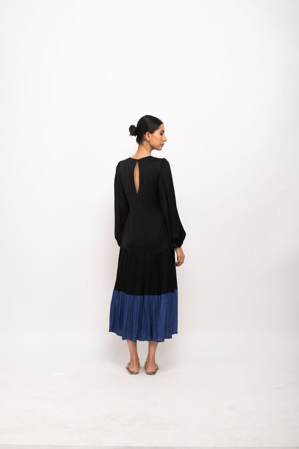 Maxi Dress with Full Sleeves