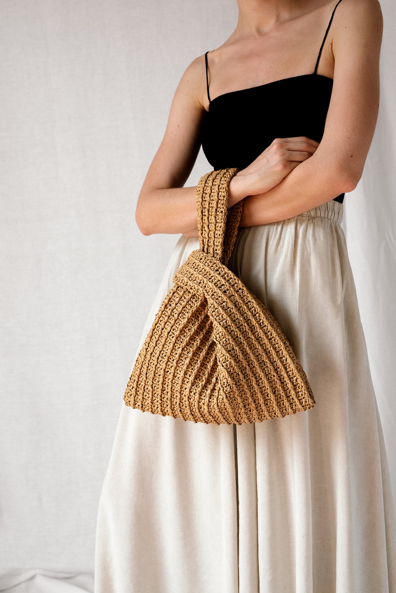 Raffia Knot Bag in Tan, Crochet Raffia Handbag, Summer Wrist Bag