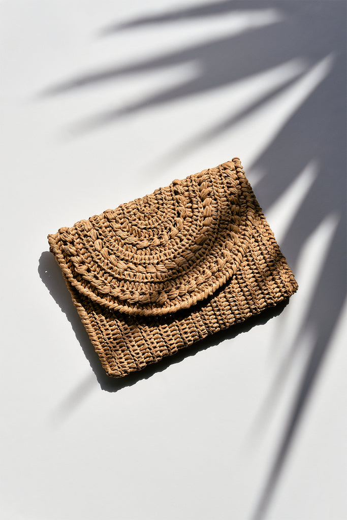 Macrame' Raffia Straw Clutch (Tan)